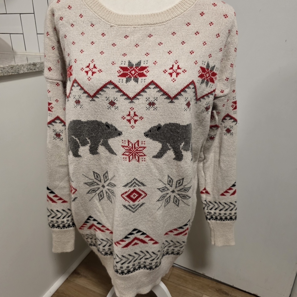 Holiday/Christmas  Beige Sweater with Bear Pattern Size Medium